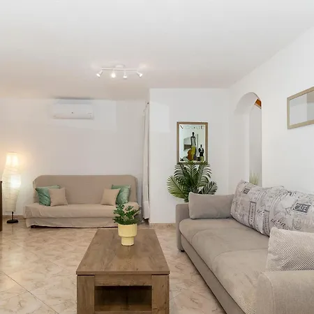 Holday Grace Apartment *
